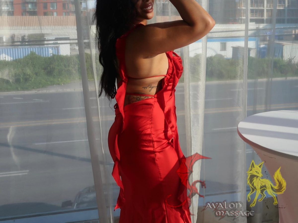 Lola - masseuse in Salon Avalone