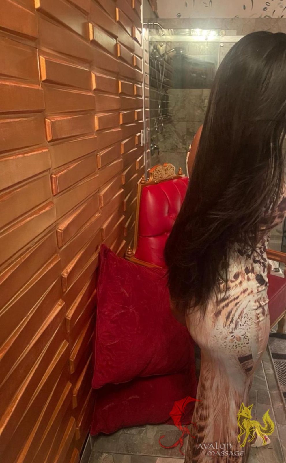 Hanan - masseuse in Salon Avalone