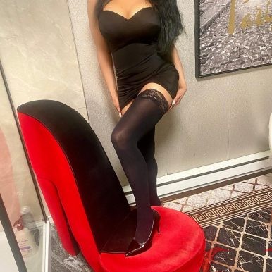 coco - Nuru Massage Specialist