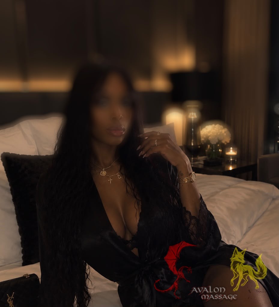 Brielle - masseuse in Salon Avalone